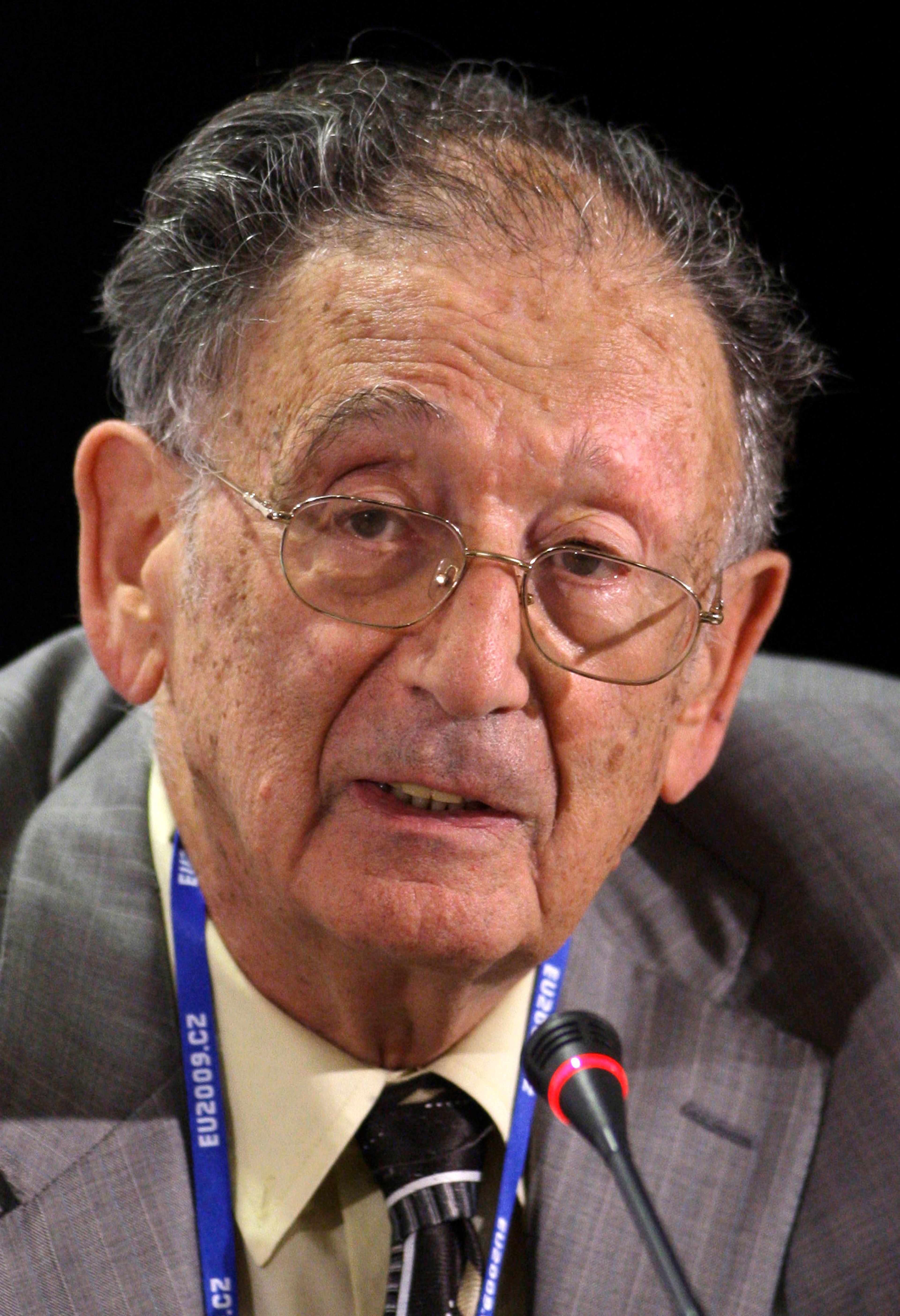 FILE - Professor of Holocaust Studies at the Hebrew University of Jerusalem, Yehuda Bauer, addresses the media during a news conference during the Holocaust Era Assets Conference in Prague, Czech Republic, June 29, 2009. Bauer has died at the age of 98. (AP Photo/Petr David Josek, File)